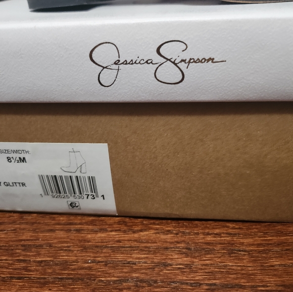 Boots - Picture 7 of 10